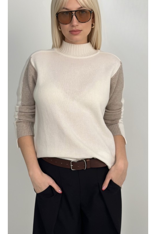 Rosaria loose fit jumper made from high quality Italian yarn - 100% wool /white