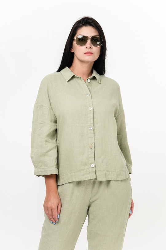 Women long-sleeved natural linen shirt with mother-of-pearl buttons - 4013-pistachio