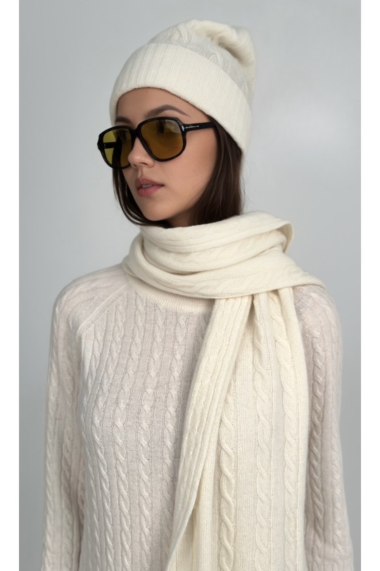Wool scarf Cable made from high quality Italian yarn - 10% cashmere, 90% wool /white
